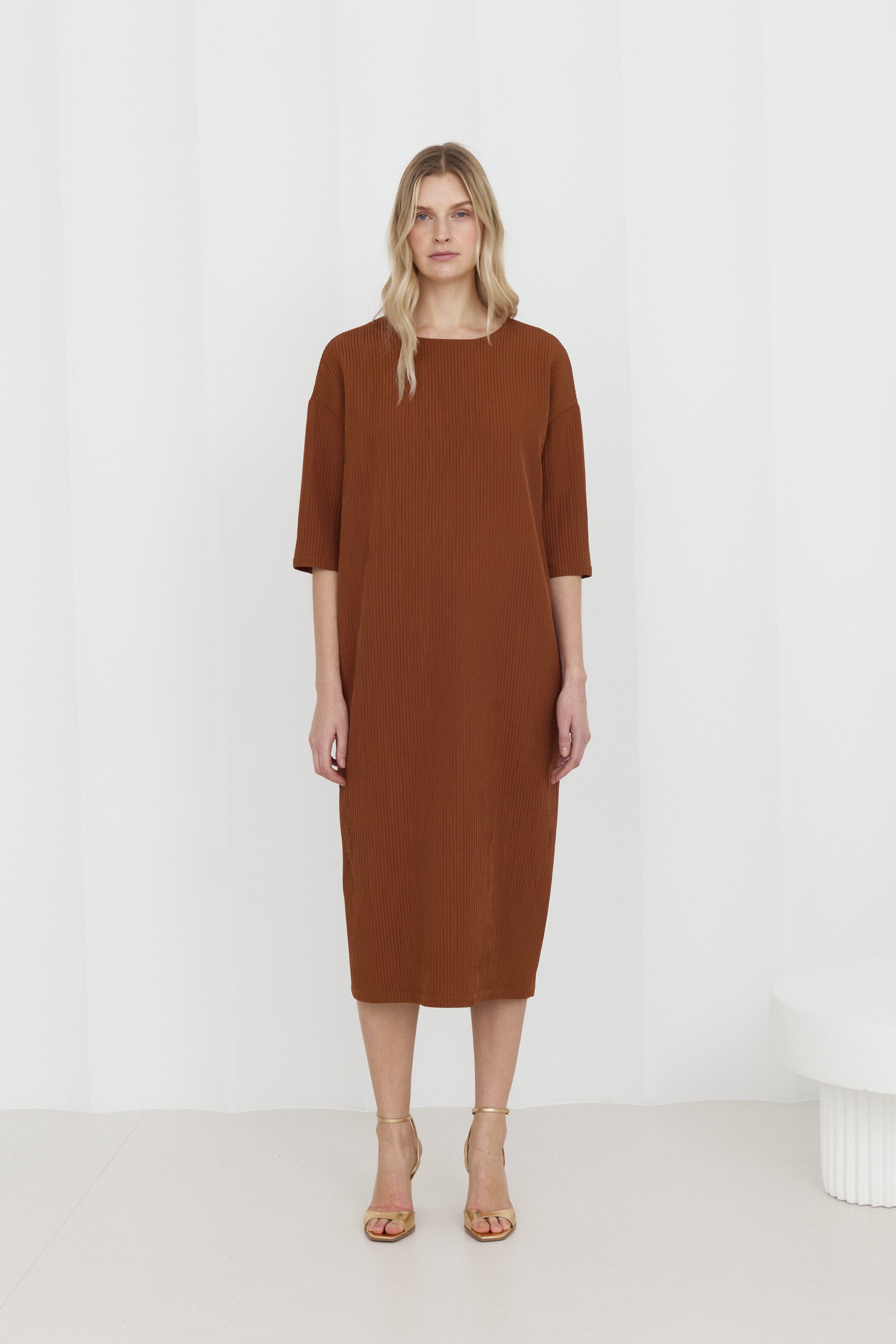 LEONA Brown Midi Dress with Open Back and 3/4 Sleeves