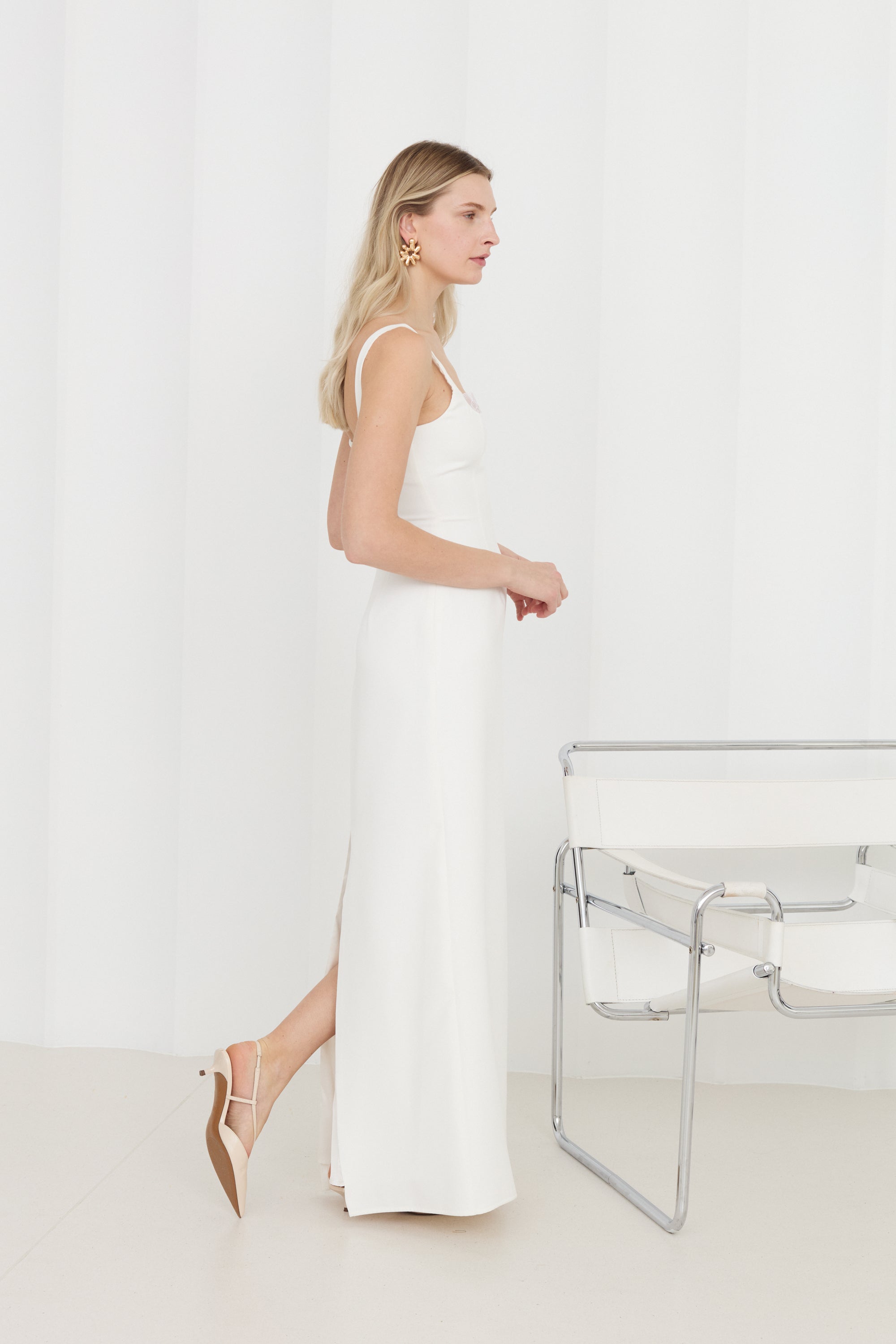OCTAVIA Off_White Long Wedding Dress Lace-Trimmed Neckline
