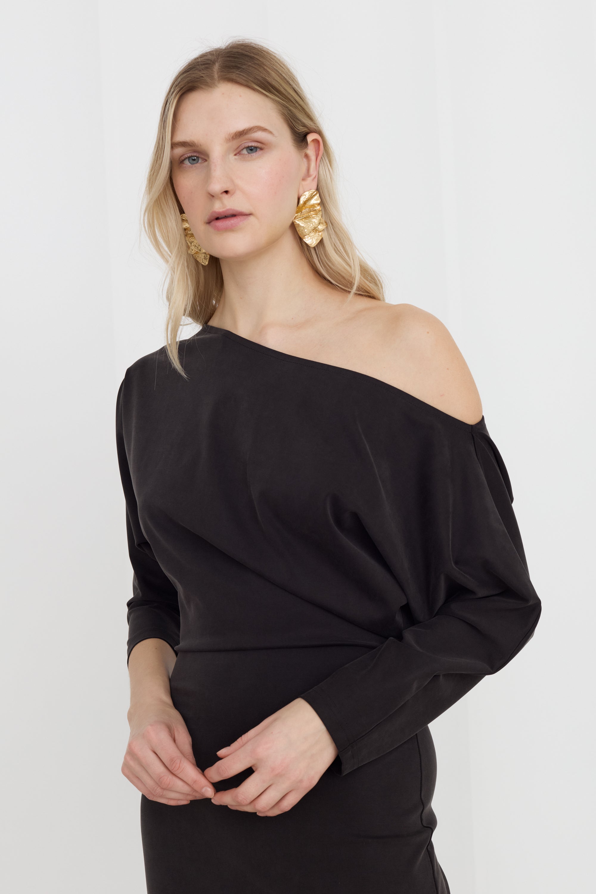THEA Black Off-Shoulder Jersey Midi Dress